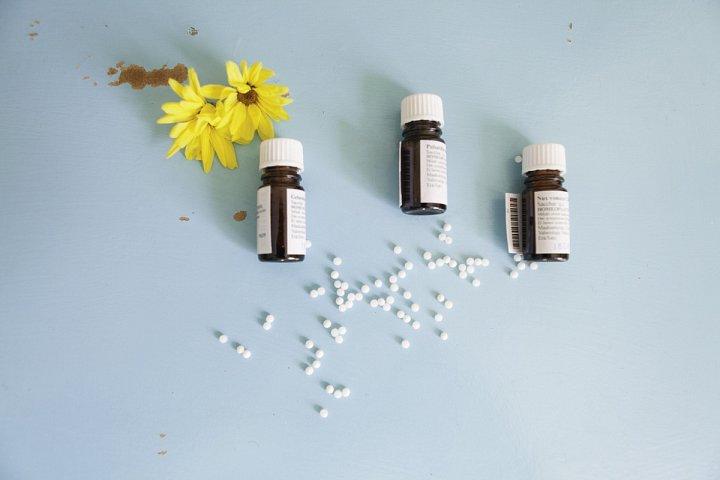 Siitepölyallergia oireineen voi helpottua homeopaattisen hoidon avulla.