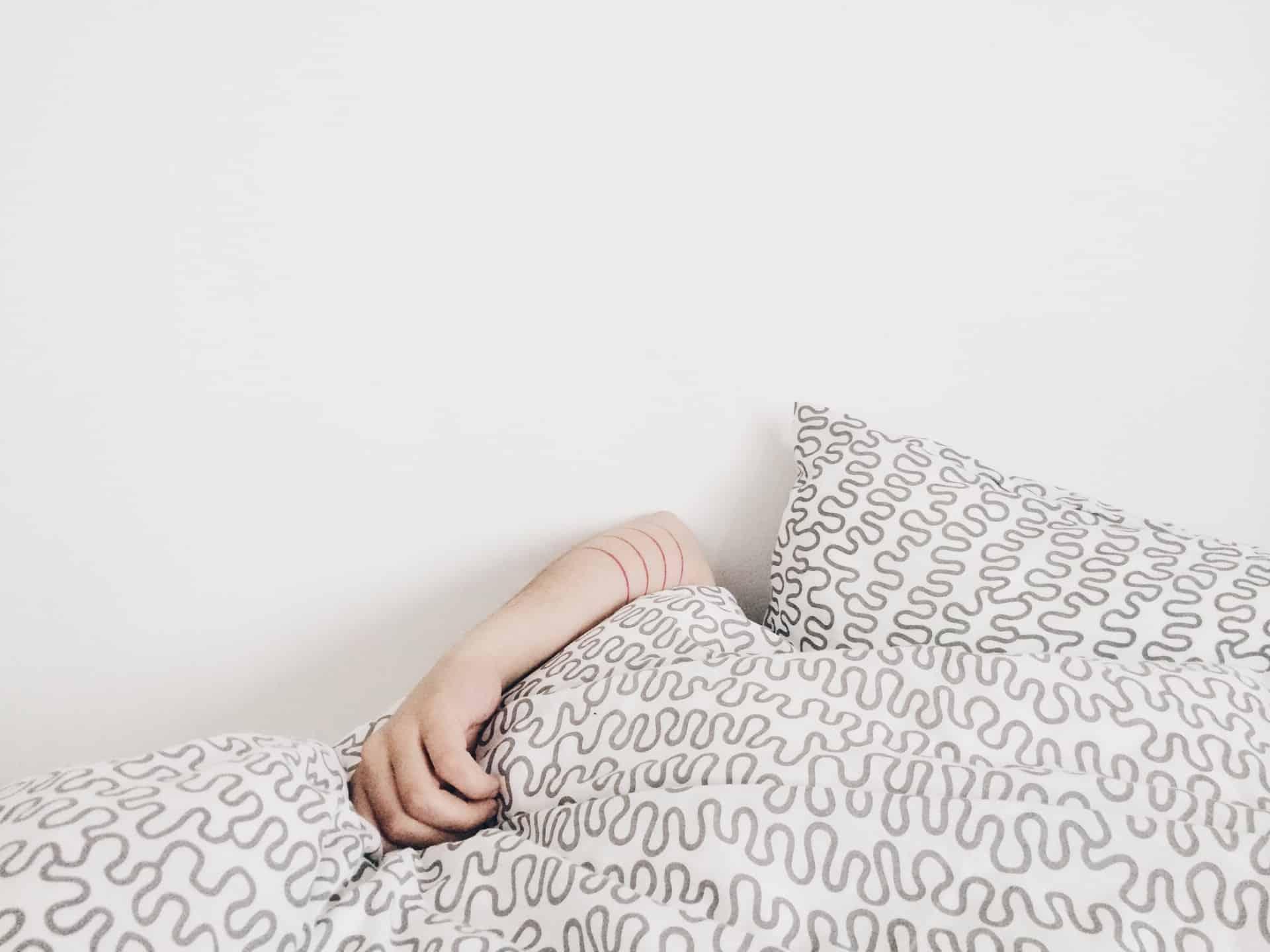 kortisoli vaikuttaa unenlaatuun ja stressiin