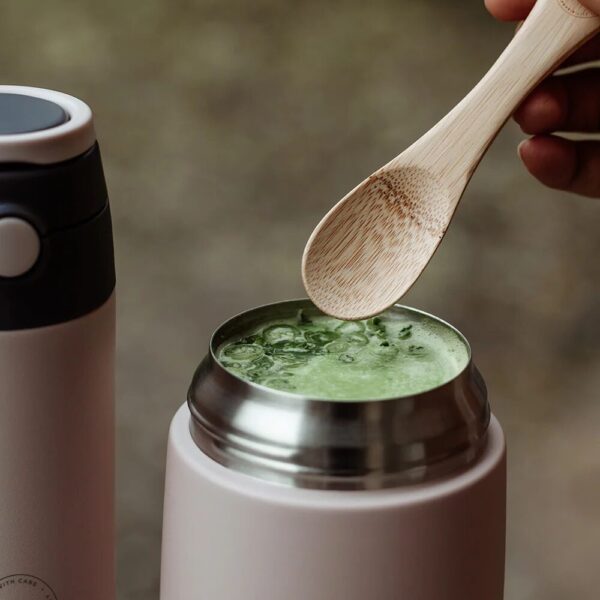 Food'ie termosastia säilyttää ruokasi lämpimänä 8 tuntia ja kylmänä 12 tuntia.