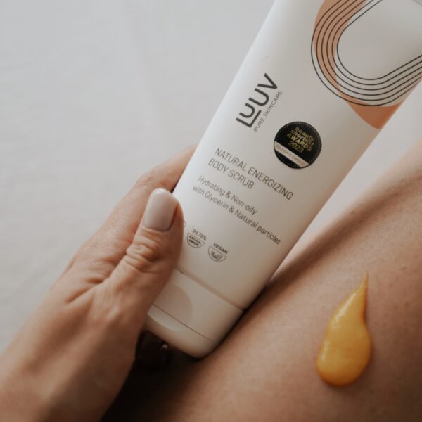 Luuv Seabuckthorn Body Scrub Syväkosteuttava vartalonkuorinta