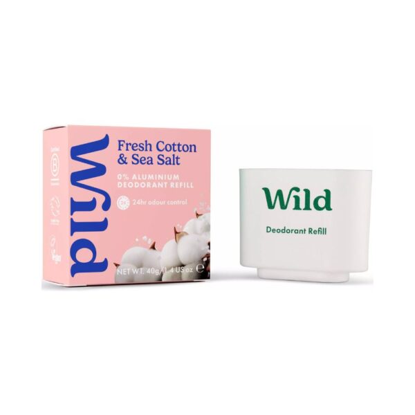 Koe raikkaan Fresh Cotton & Sea Salt -tuoksun virkistävä vaikutus tässä Wild-deodorantin täyttöpakkauksessa. Luonnollinen, vegaaninen ja eläinkokeeton vaihtoehto tarjoaa 24 tunnin suojan.