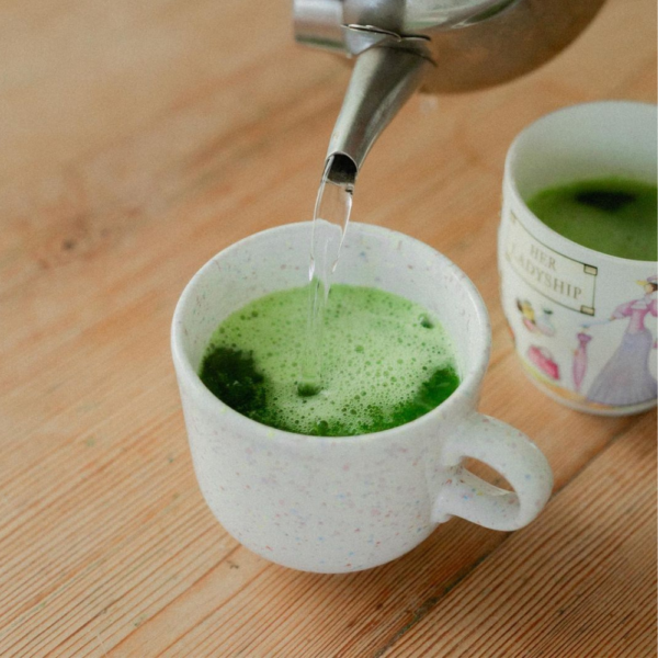 Seremoniatasoinen luomu matcha on korkealuokkaista vihreää teetä