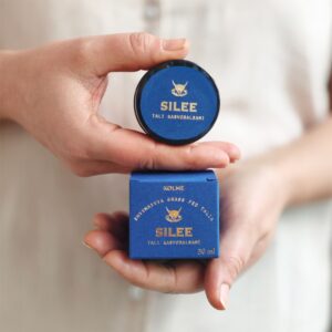 Kolme Cosmetics Silee tali kasvobalsami tuo syväkosteutusta ja hehkua kuivalle ja ikääntyvälle iholle