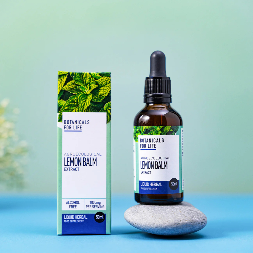 Botanicals For Life agroekologisesti viljelty sitruunamelissauute (Melissa officinalis) tuo lempeyttä levottomaan mieleen ja tukea ruoansulatukselle.