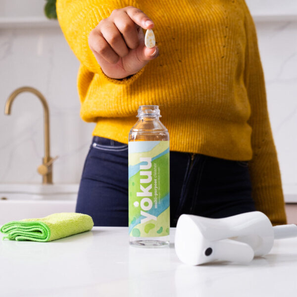 Yokuu Multi-Purpose Cleaner Starttipakkaus sisältää kestopullon ja yhden probioottihelmen