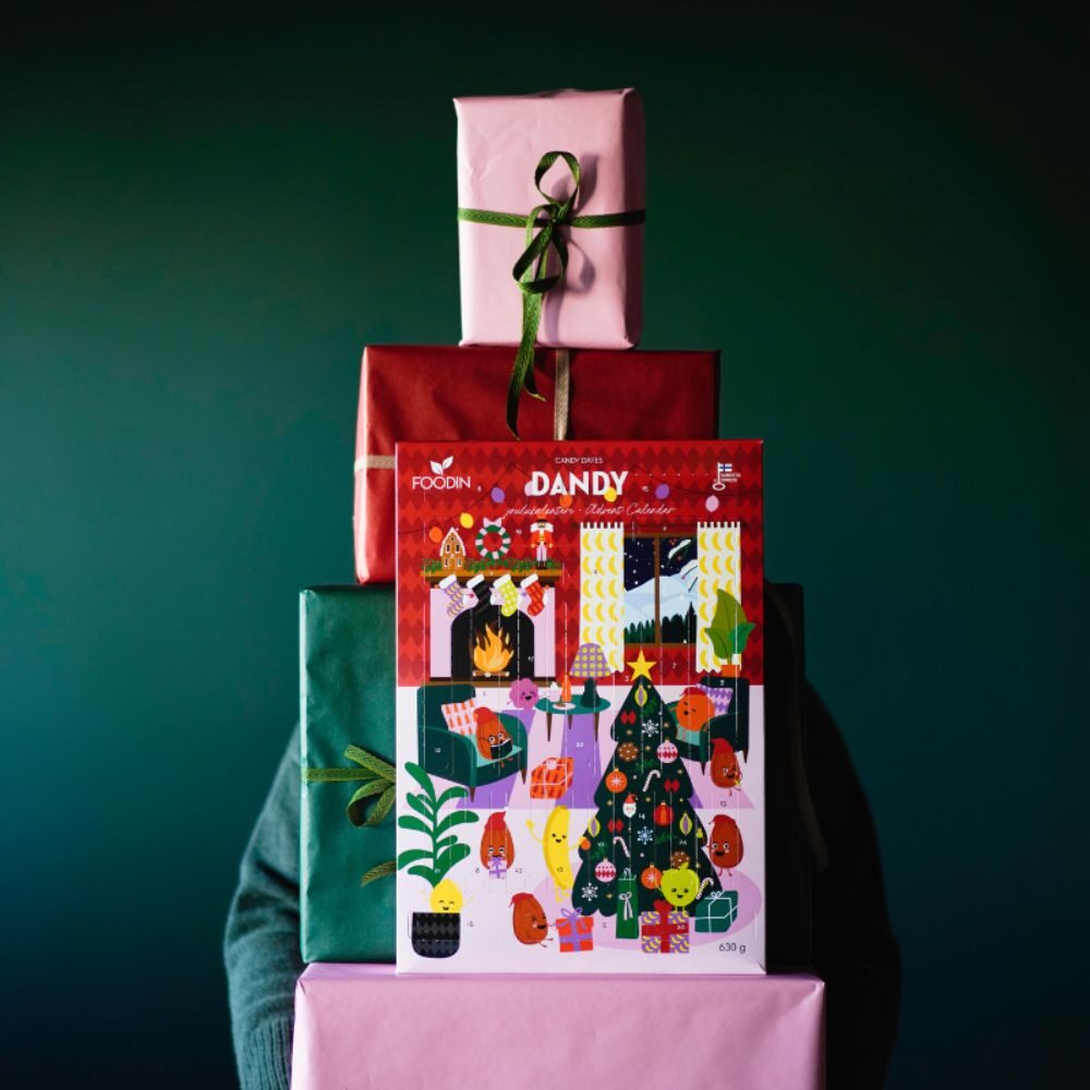 Dandy Candy Dates Joulukalenteri kätkee taakseen 24 Suomessa valmistettua karkkitaateliherkkua ja -patukkaa.