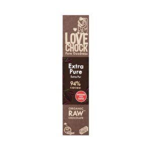 Lovechock Extra Pure on syvän täyteläinen, tumma vegaaninen raakasuklaapatukka, joka on makeutettu ainoastaan taateleilla.