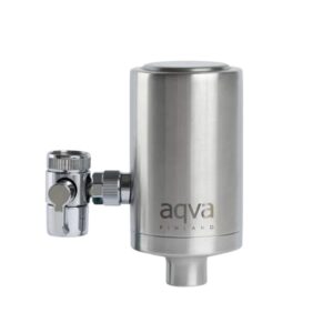 AQVA ULTRA 2 on ruostumattomasta teräksestä valmistettu, hanaan liitettävä juomaveden puhdistaja, joka sisältää AQVAn itse Suomessa kehittämän huipputehokkaan ultrasuodattimen.