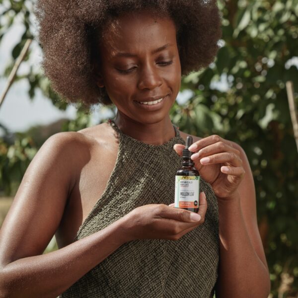 Botanicals For Life agroekologisesti viljelty ukontulikukkauute (Verbascum thapsus) on valmistettu vastuullisesti luontoa kunnioittaen. Alkoholiton uute.