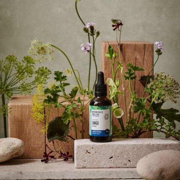 Botanicals For Life luomulaatuinen neidonhiuspuu-uute (Ginkgo biloba) on tunnettu mikroverenkierron tukija. Tukea muistille ja kognitiiviselle toiminnalle.