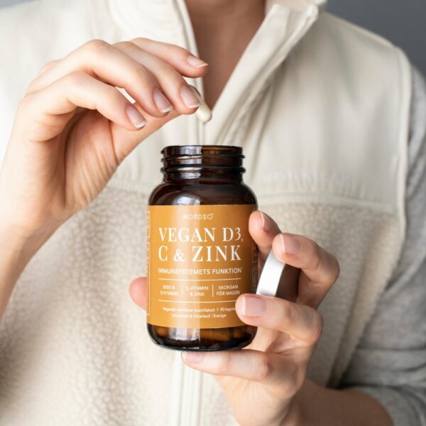 Nordbon vastustuskykyä tukeva trio, joka koostuu vegaanisesta D3-vitamiinista, happoneutraalista C-vitamiinista sekä sinkkipikolinaatista.