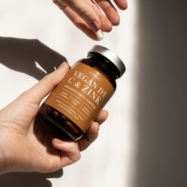 Nordbon vastustuskykyä tukeva trio, joka koostuu vegaanisesta D3-vitamiinista, happoneutraalista C-vitamiinista sekä sinkkipikolinaatista.