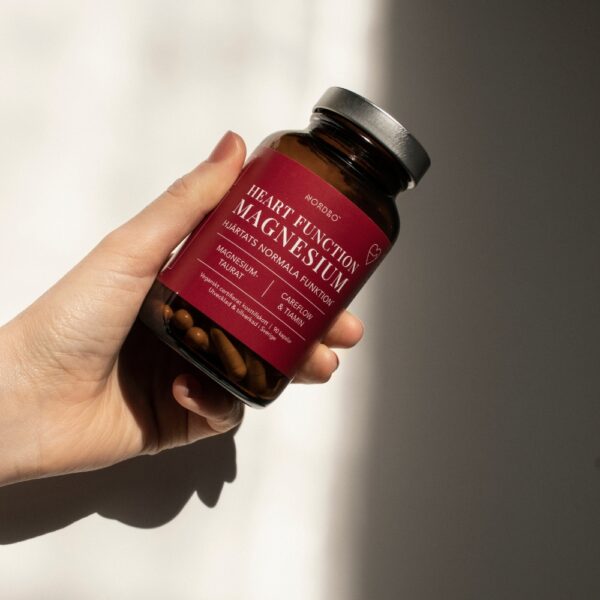 Nordbo Heart Function Magnesium sisältää yhdistelmän magnesiumtauraattia, CareFlow®-mangouutetta ja tiamiinia. Kehitetty sydämen normaalille toiminnalle.