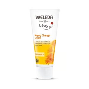 Weleda Calendula Nappy Change Cream on luonnollinen vaippavoide, joka rauhoittaa ärtynyttä ihoa ja auttaa vähentämään pepun punoitusta tehokkaasti.Weleda Calendula Nappy Change Cream on luonnollinen vaippavoide, joka rauhoittaa ärtynyttä ihoa ja auttaa vähentämään pepun punoitusta tehokkaasti.