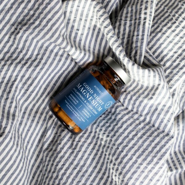 Nordbo Good Night Magnesium on suunniteltu tukemaan rentoutumista ja rauhallista unta. Magnesiumbisglysinaattia, rentouttavaa kamomillaa ja B6-vitamiinia.