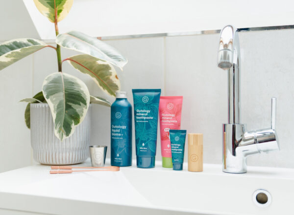 Mikä on suun puhdistuksen oikeaoppinen järjestys? Katso 4 vaihetta