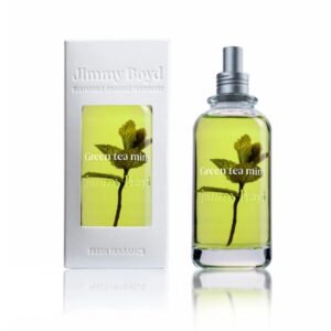 Jimmy Boyd Green Tea & Mint on raikas tuoksuvesi, jossa vihreän teen hienostunut pehmeys yhdistyy mintun viileyteen. Luonnollinen ja vegaaninen tuoksu.