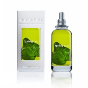 Jimmy Boyd Spring Rain on raikas ja herkkä kukkaistuoksu, joka tuo mieleen kevätsateen puhtauden ja kesäisen kosteuden. Luonnollinen ja vegaaninen tuoksu.