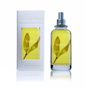 Jimmy Boyd Verbena on raikas ja energisoiva tuoksuvesi, joka sisältää sitruunaa, appelsiininkukkaa ja vaniljaa. 100% luonnollinen ja vegaaninen tuoksu.