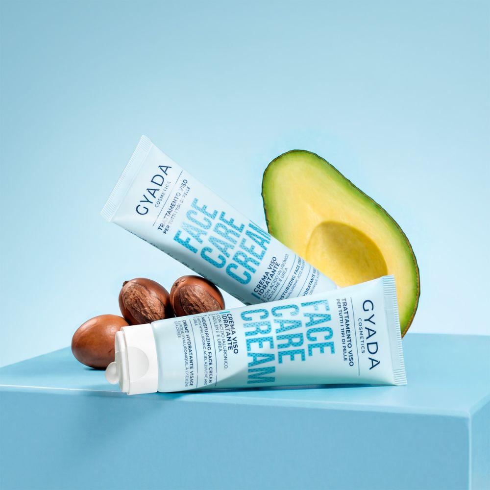 Gyada Hydrating Face Cream on kosteuttava luonnonkosmetiikan kasvovoide kuivalle ja kosteusköyhälle iholle. Sisältää hyaluronihappoa, ureaa ja kasviöljyjä.
