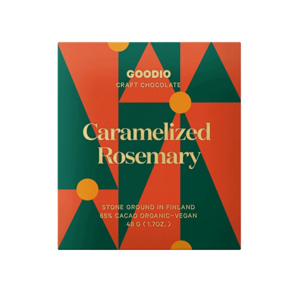 Goodio Caramelized Rosemary on kotimainen luomusuklaa, jossa täyteläinen 49 % suklaa kohtaa rapean karamellisoidun rosmariinin. Vegaaninen ja gluteeniton.