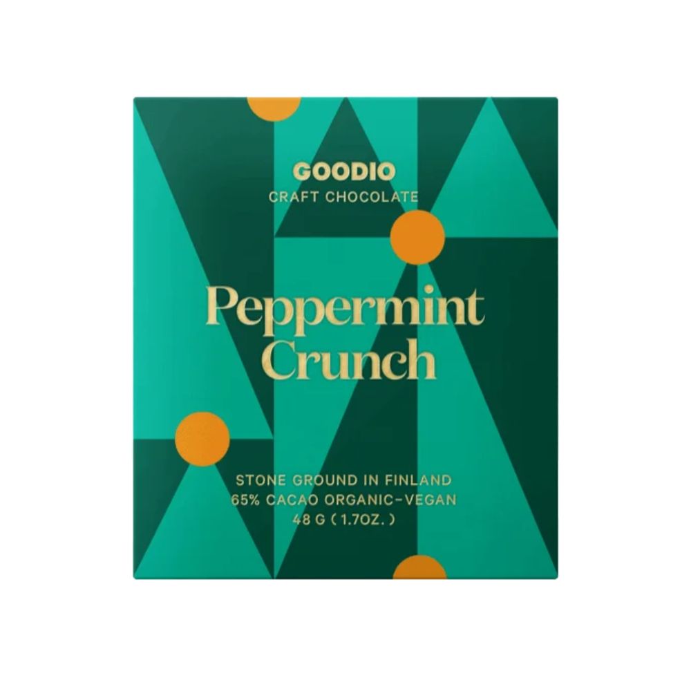 Goodio Peppermint Crunch yhdistää täyteläisen 49 % suklaan, raikkaan piparmintun ja rapeat koivusokerikiteet. Vegaaninen ja käsintehty Suomessa.