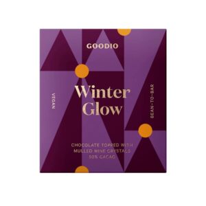 Goodio Winter Glow on joulun kausimaku, jossa 50 % suklaa kohtaa rapeat glögikiteet. Vegaaninen, gluteeniton ja käsintehty Suomessa.